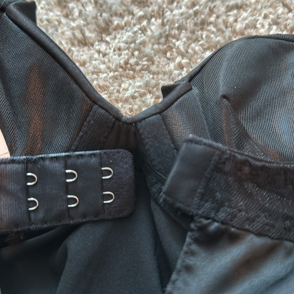 Victorias Secret lingerie black with pink bows and sparkles on front size 34B - Picture 12 of 12